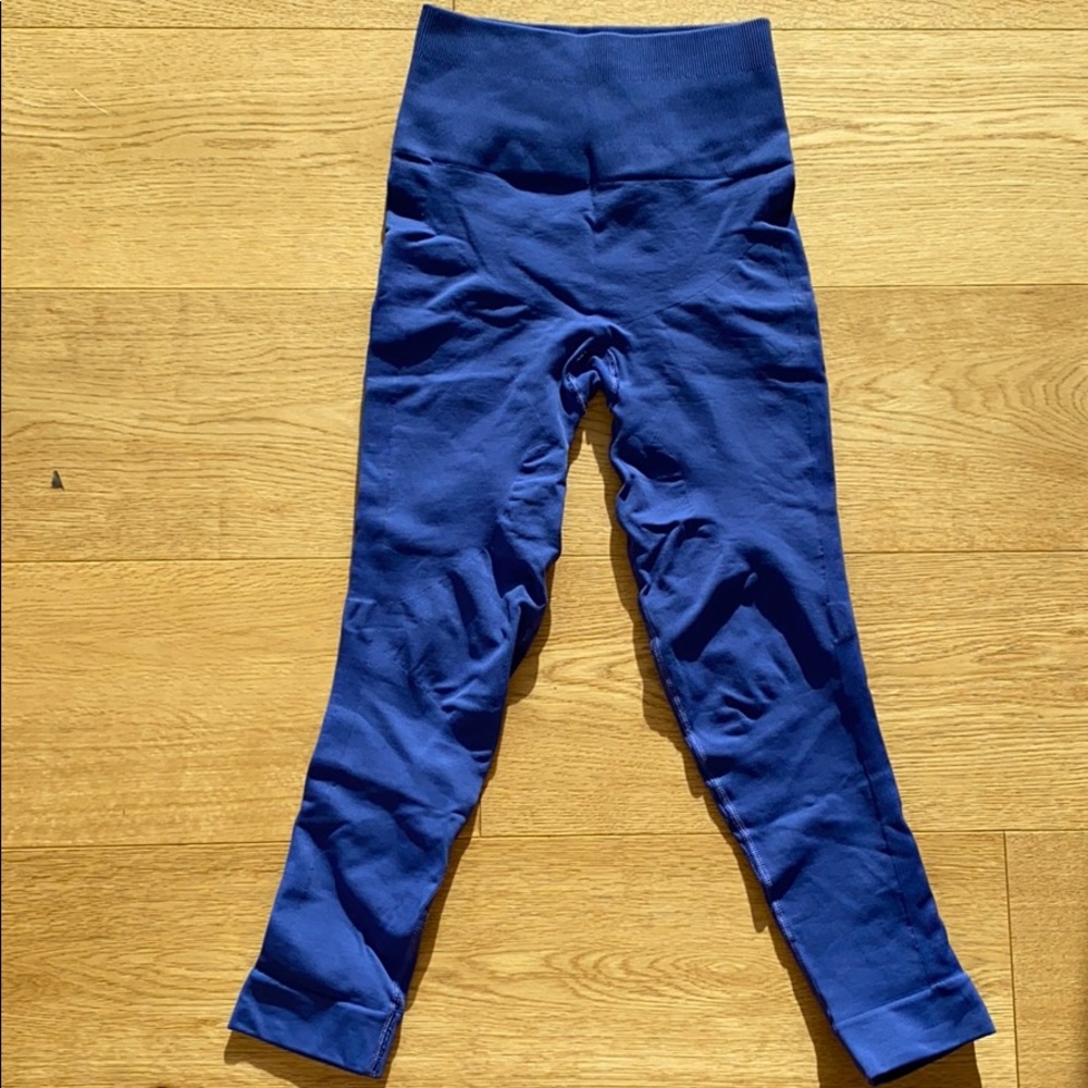 Lululemon zone in blue cropped leggings